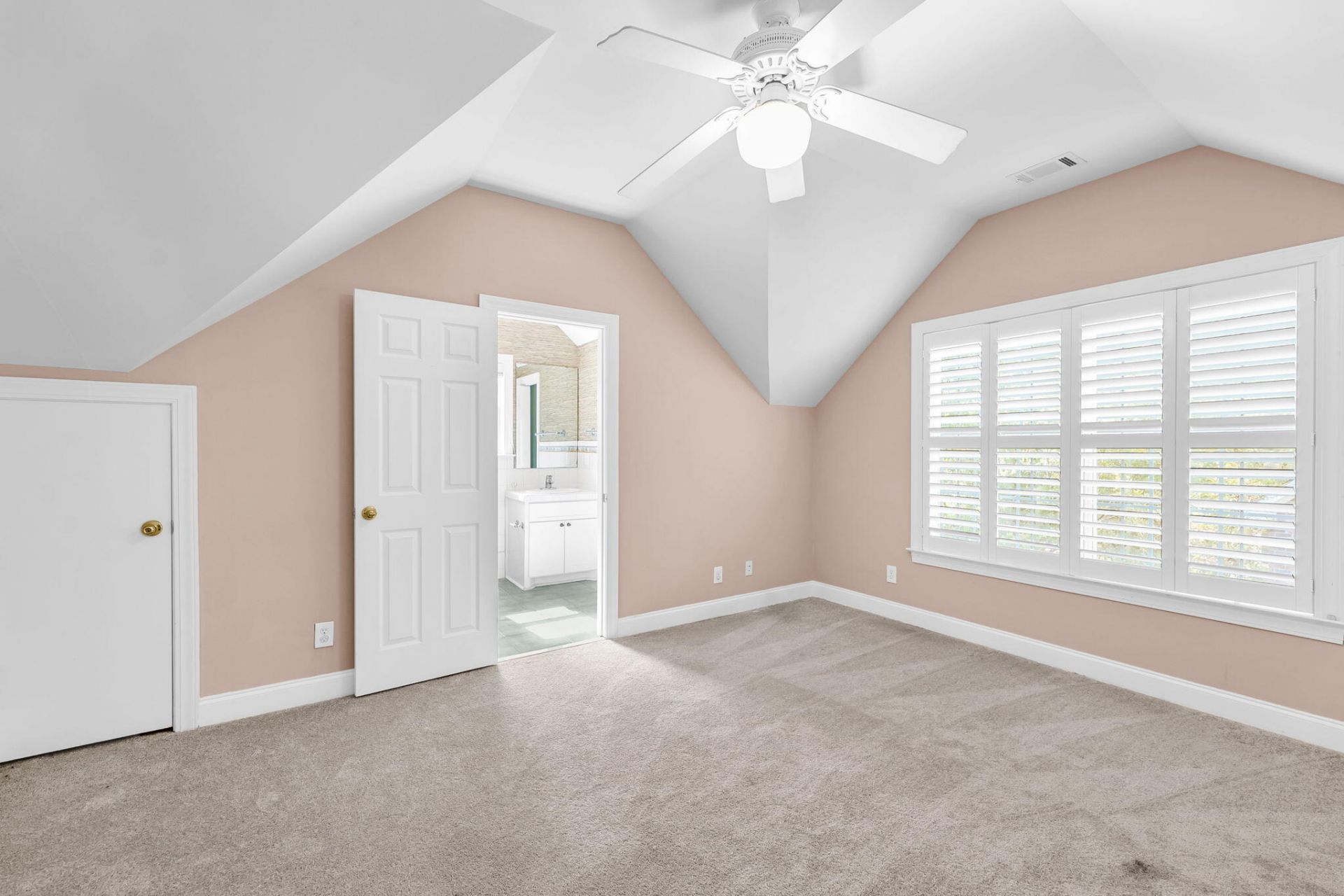 4220 Meadowbrook Court Photo 26