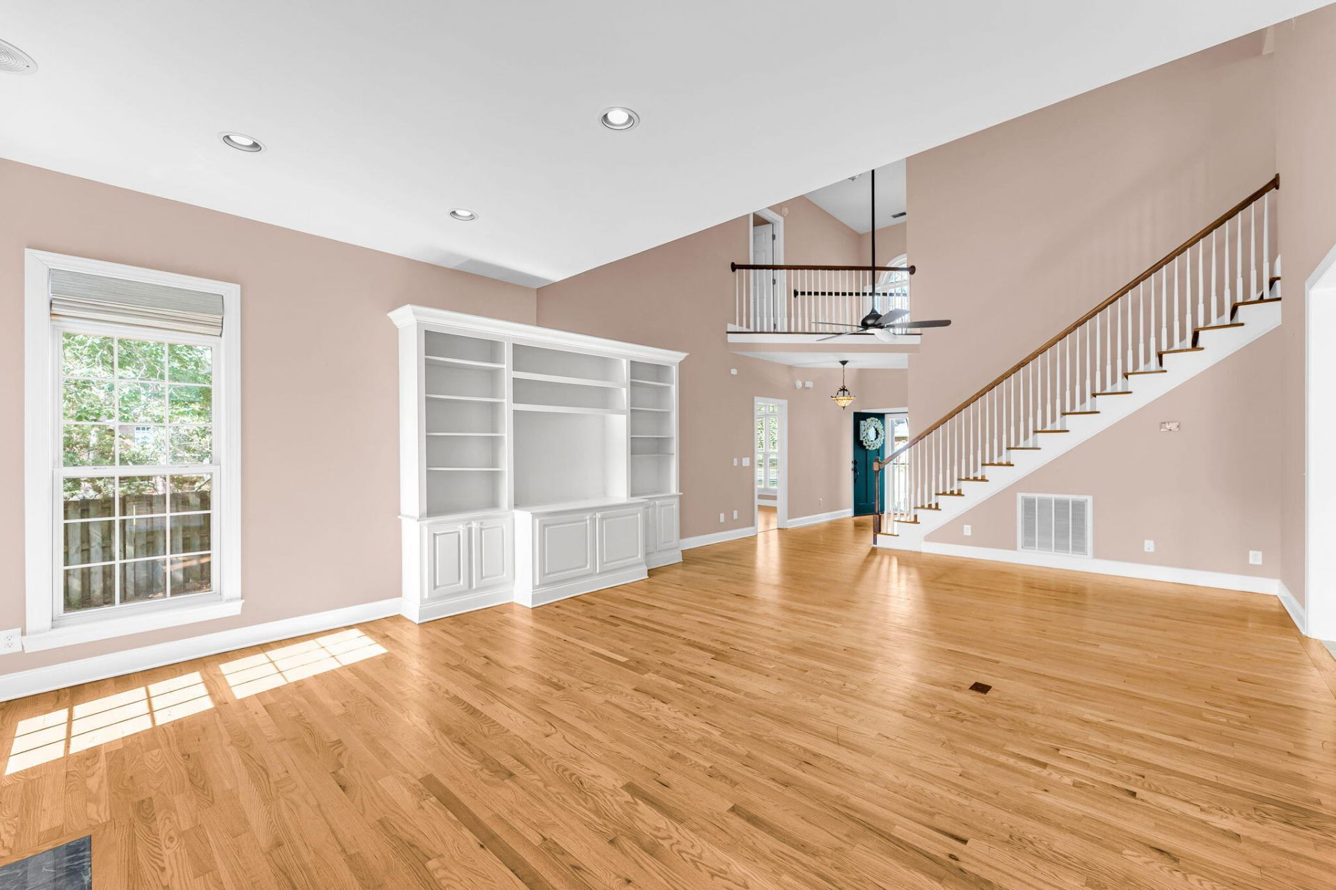 4220 Meadowbrook Court Photo 6