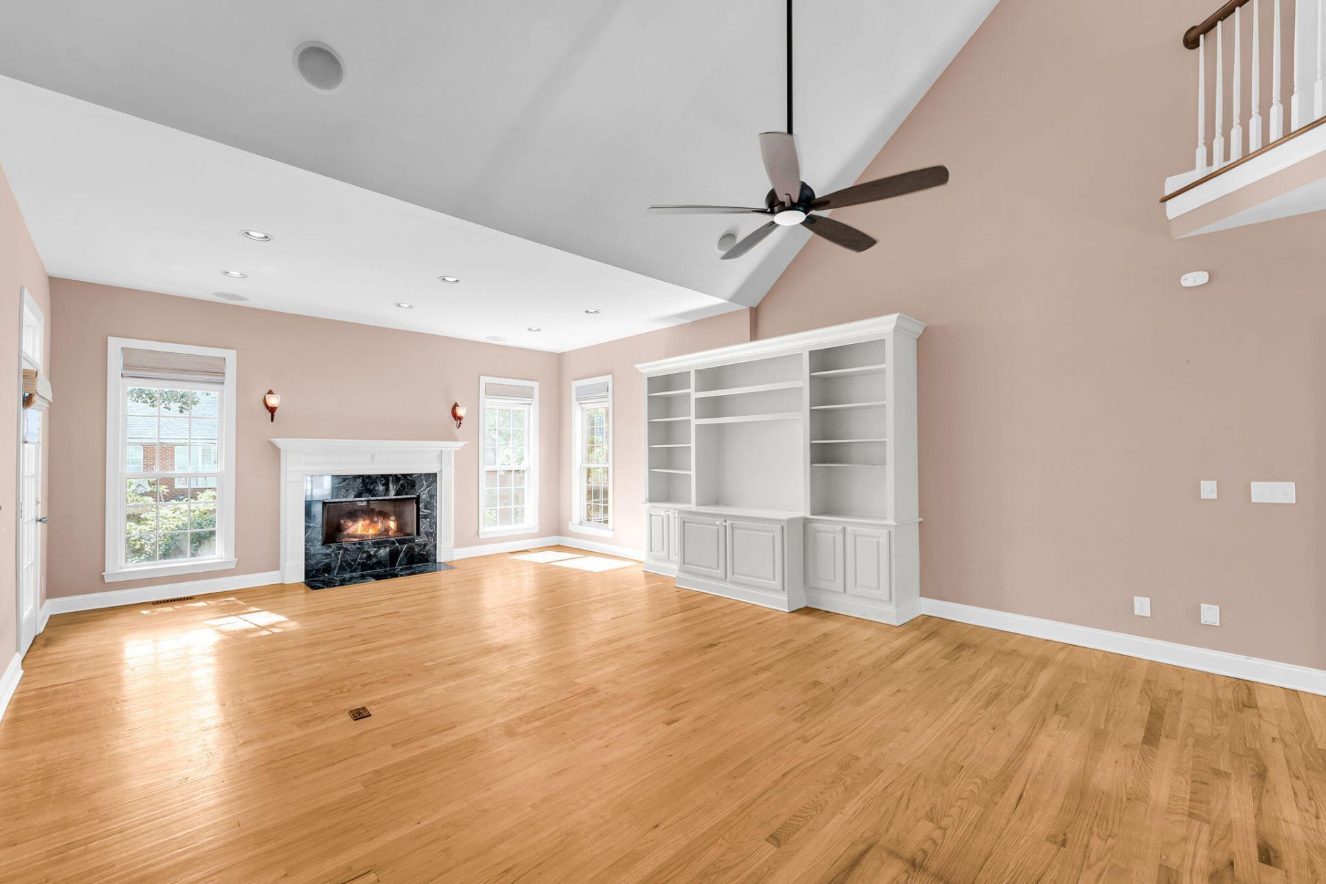 4220 Meadowbrook Court Photo 7