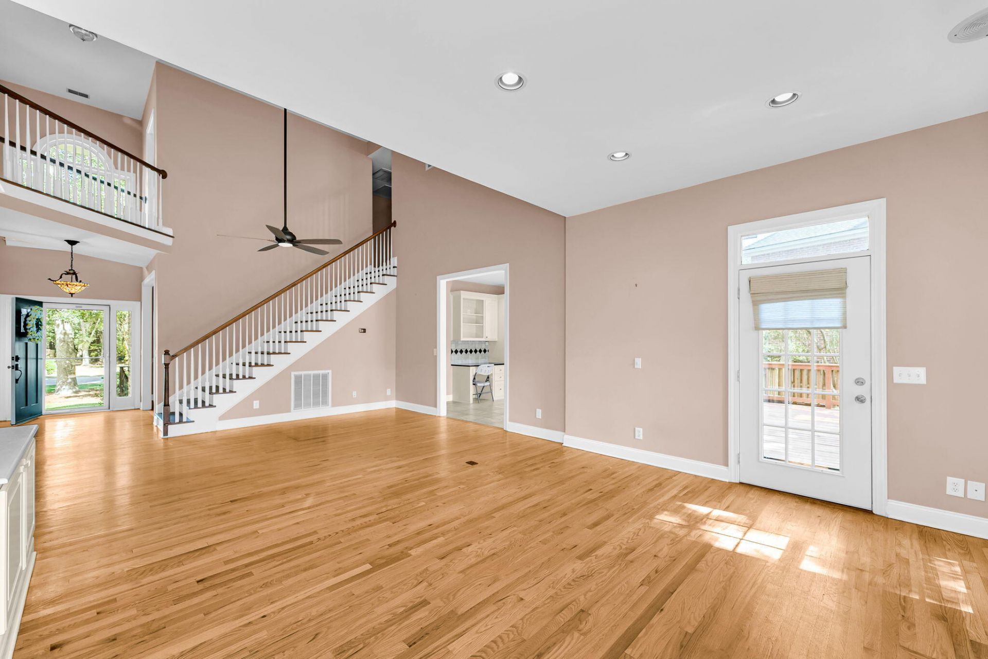 4220 Meadowbrook Court Photo 9