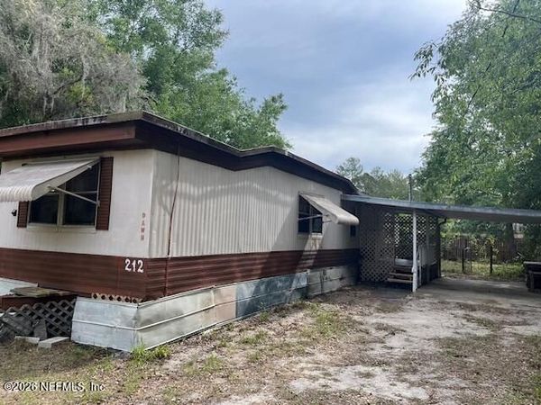 212 DAWN Avenue, Interlachen, FL 32148