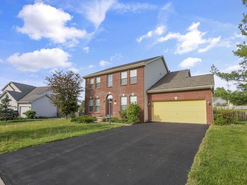 563 Banbridge Street , Pickerington, OH 43147 Photo 2