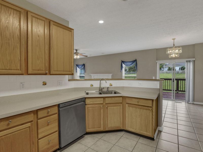 563 Banbridge Street , Pickerington, OH 43147 Photo 22