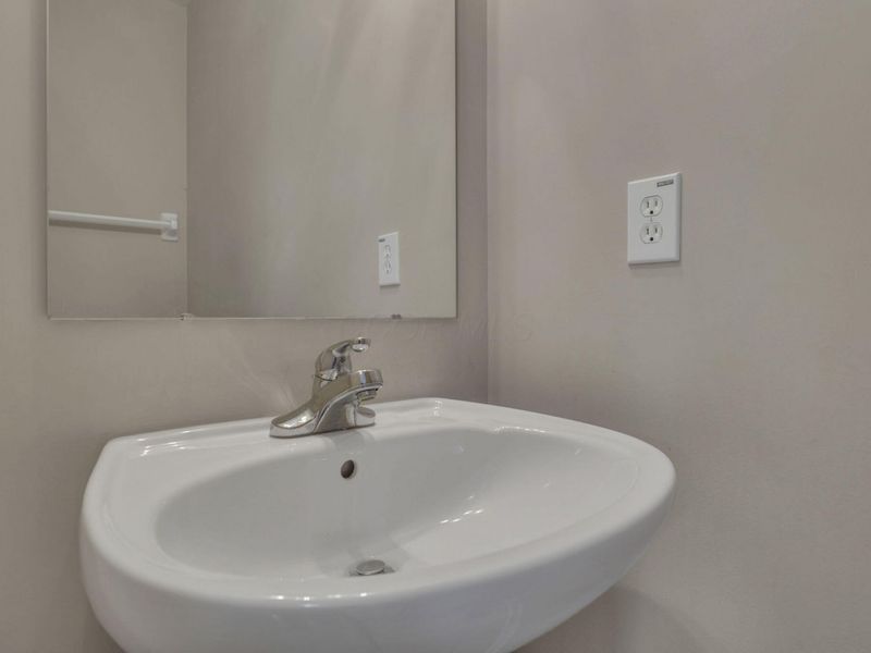 563 Banbridge Street , Pickerington, OH 43147 Photo 28