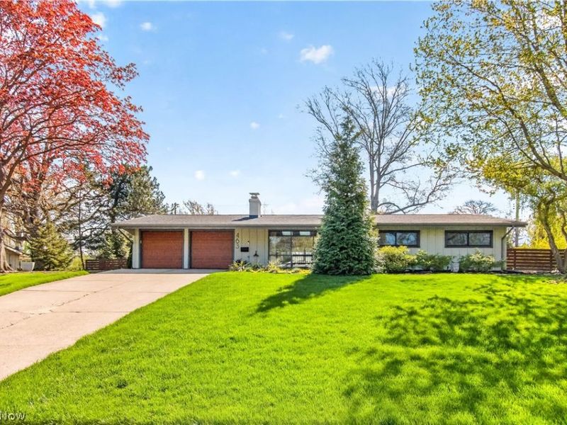 463 Queenswood Drive, Bay Village, OH 44140 Photo 1