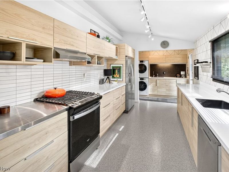 463 Queenswood Drive, Bay Village, OH 44140 Photo 12