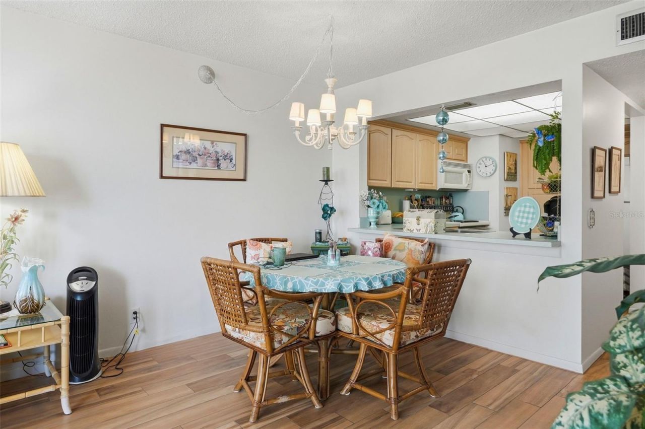 6180 Sun Boulevard, Unit 307, Saint Petersburg, FL 33715 Photo