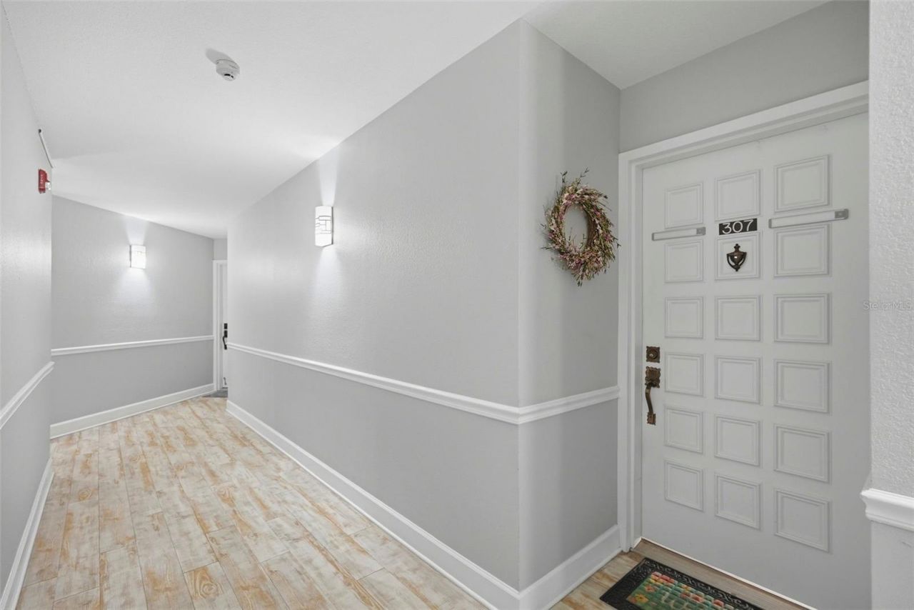 6180 Sun Boulevard, Unit 307, Saint Petersburg, FL 33715 Photo