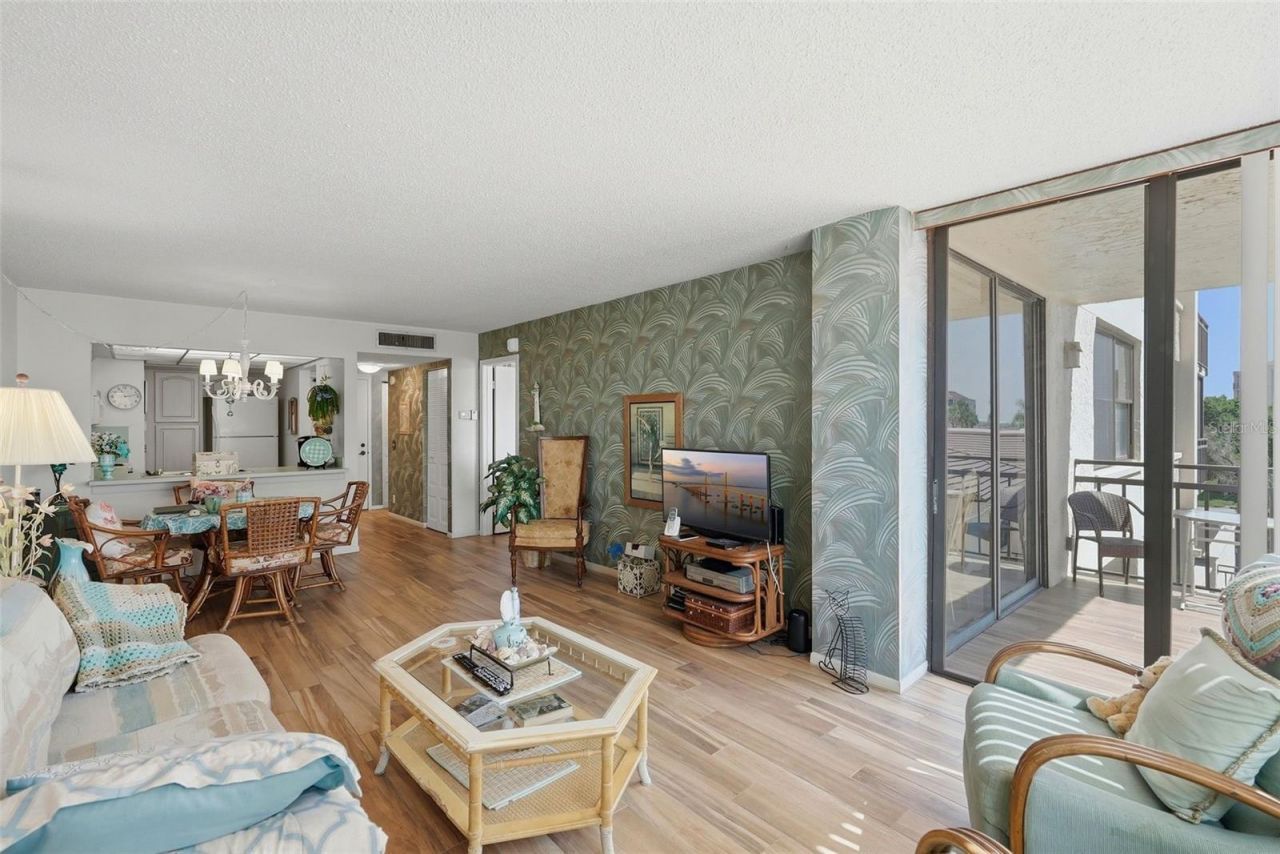 6180 Sun Boulevard, Unit 307, Saint Petersburg, FL 33715 Photo