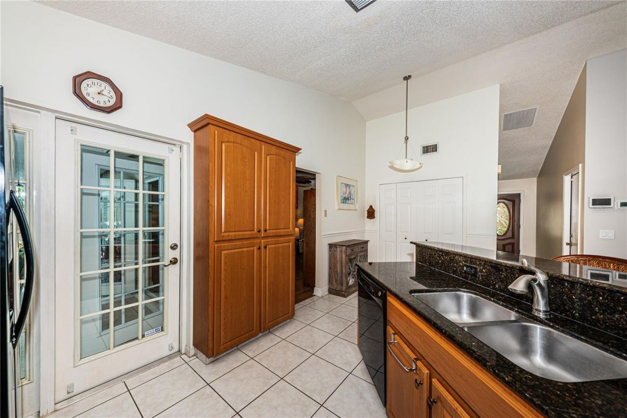 6804 Seafairer Drive, Tampa, FL 33615 Photo