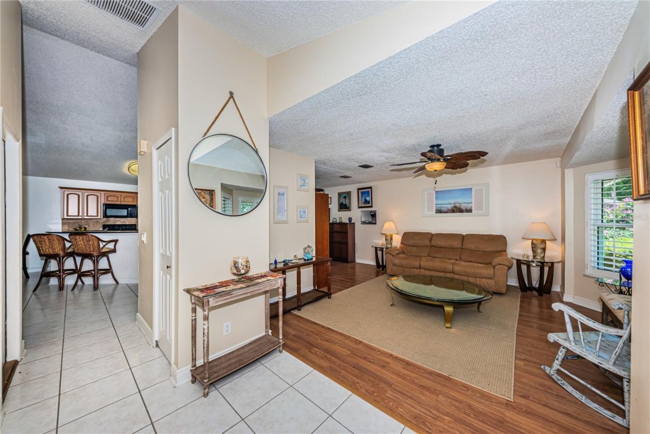 6804 Seafairer Drive, Tampa, FL 33615 Photo