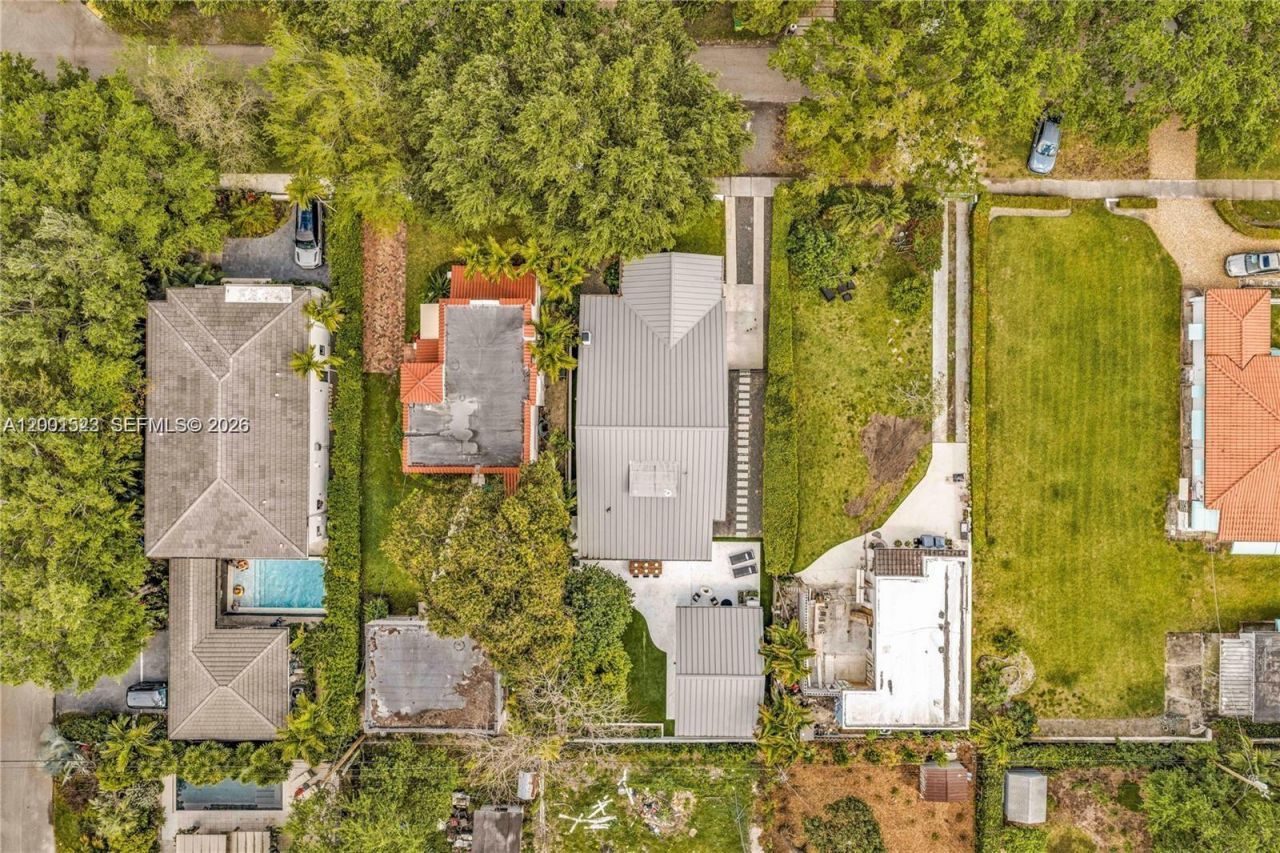 320 NE 88th St , El Portal, FL 33138 Photo