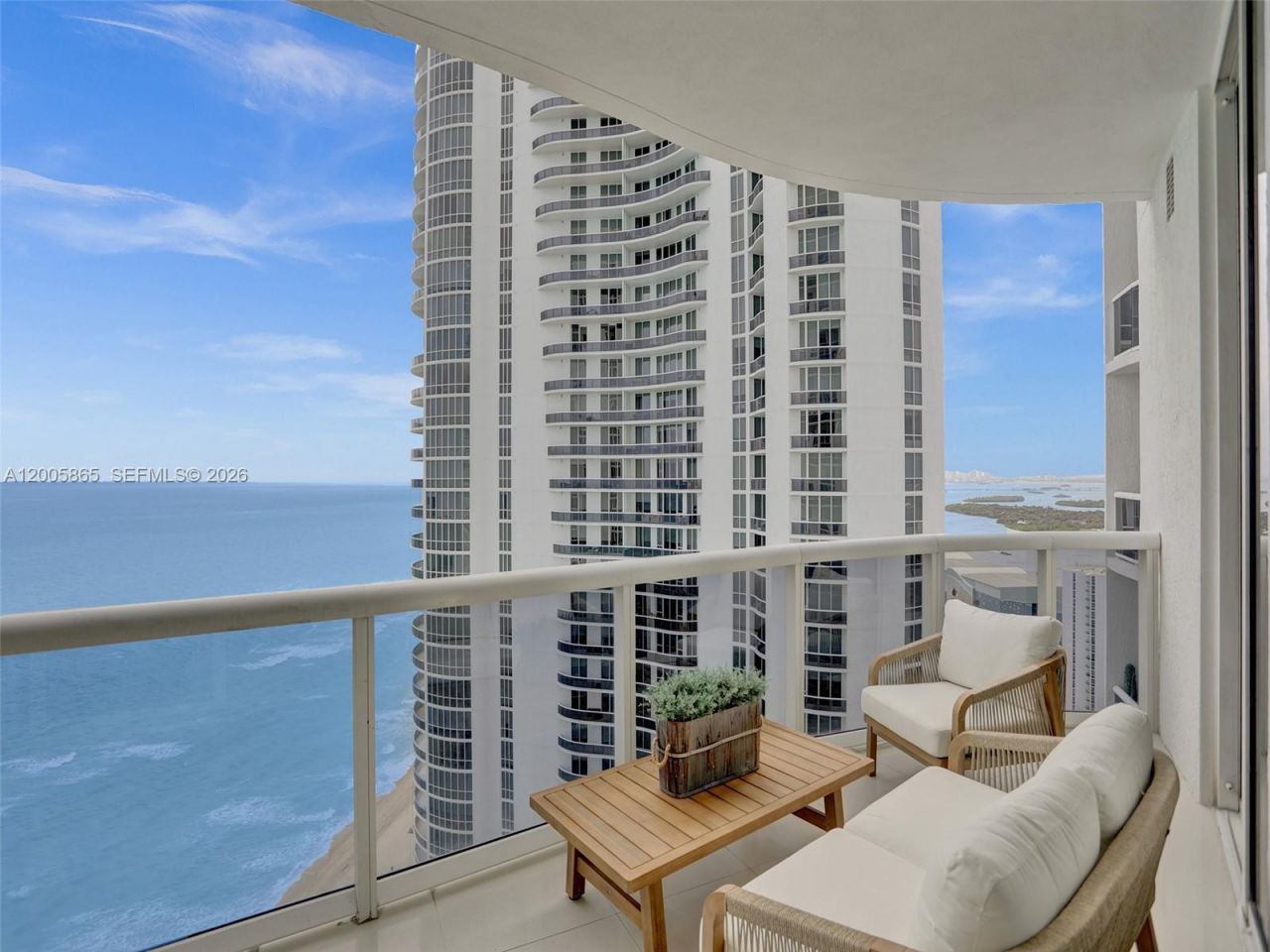 15901 Collins Ave, Unit 2807, Sunny Isles Beach, FL 33160 Photo