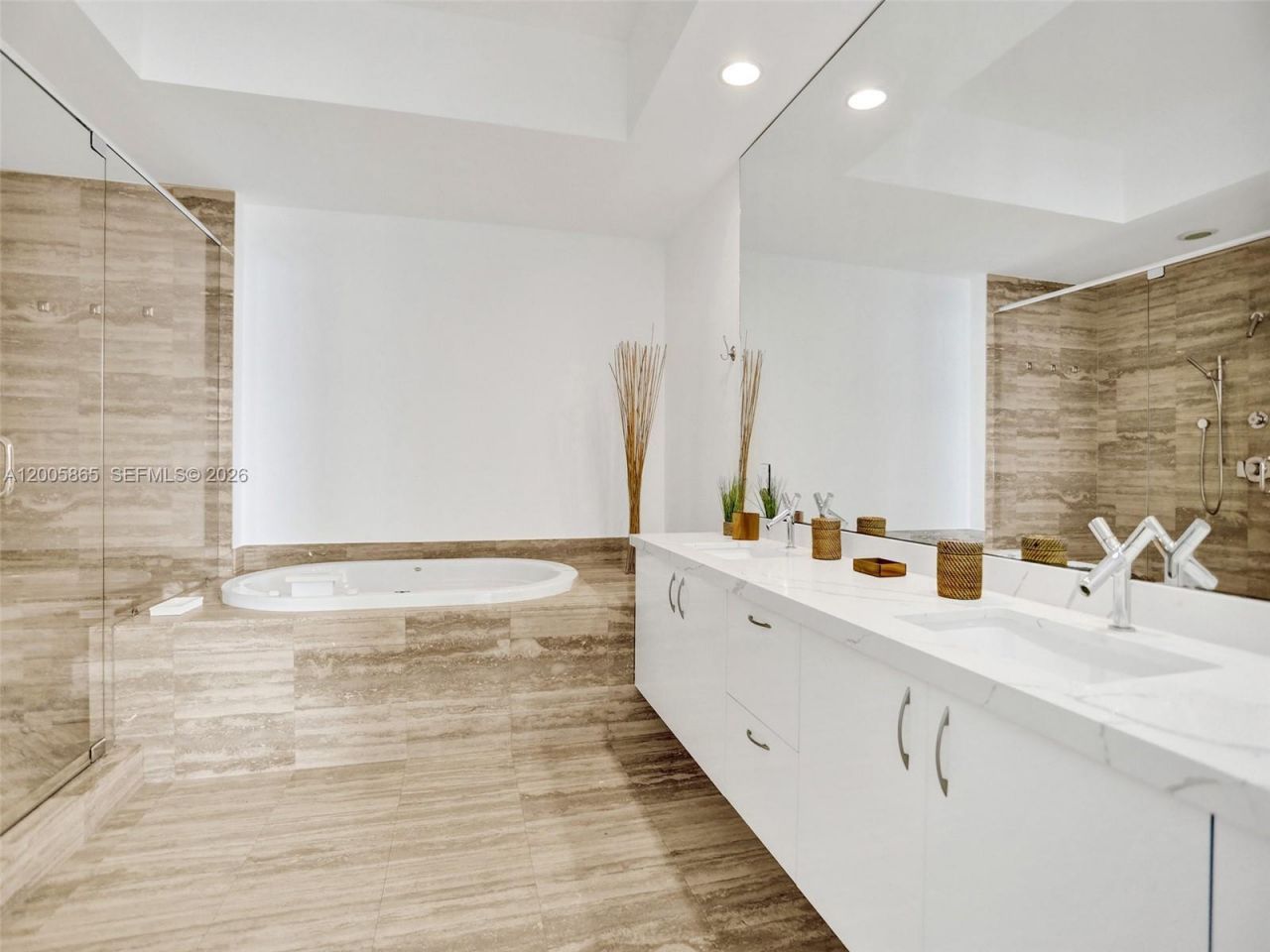 15901 Collins Ave, Unit 2807, Sunny Isles Beach, FL 33160 Photo