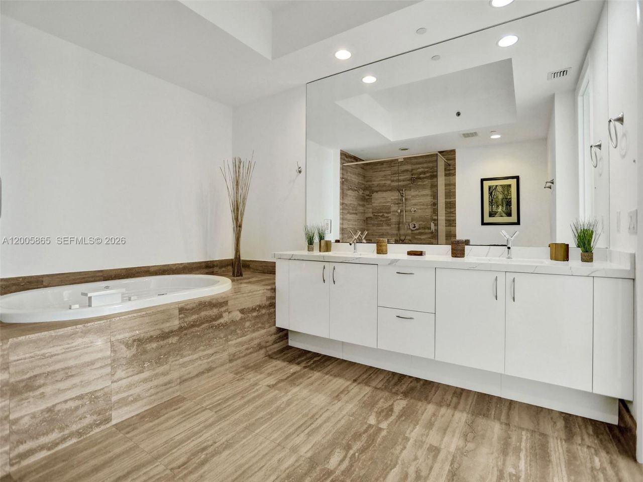 15901 Collins Ave, Unit 2807, Sunny Isles Beach, FL 33160 Photo