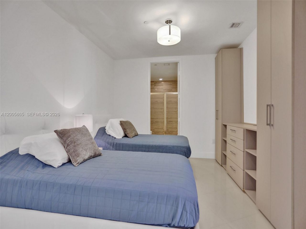 15901 Collins Ave, Unit 2807, Sunny Isles Beach, FL 33160 Photo