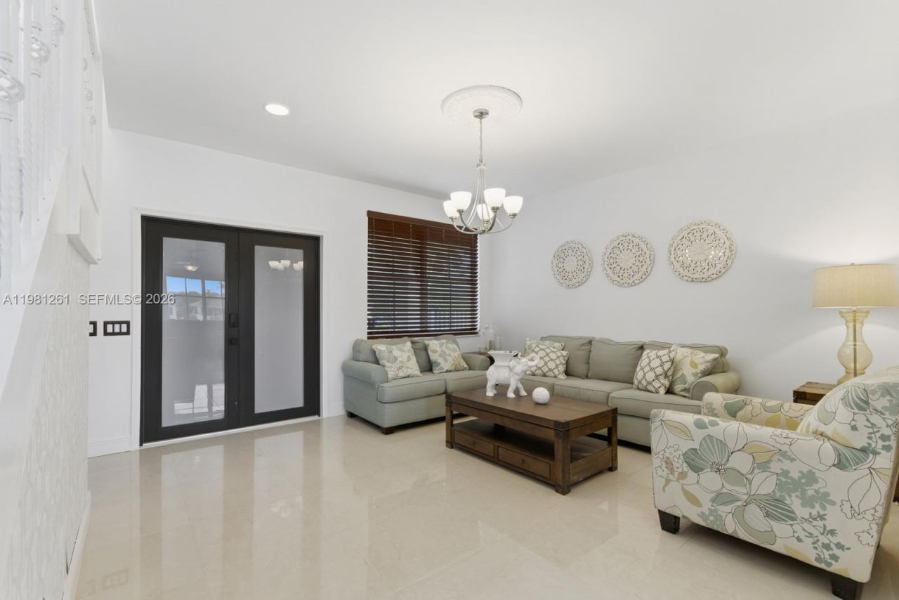 663 Live Oak Ln , Weston, FL 33327 Photo