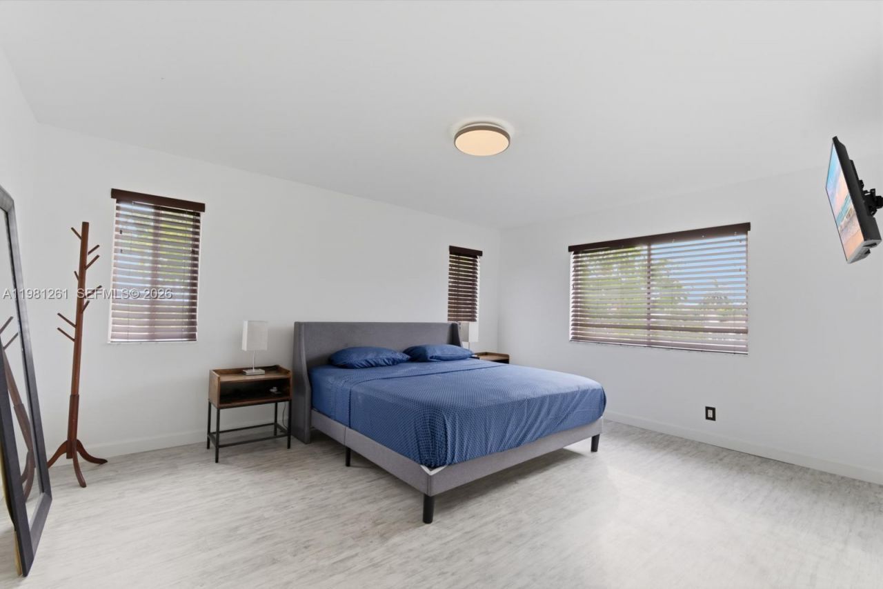 663 Live Oak Ln , Weston, FL 33327 Photo