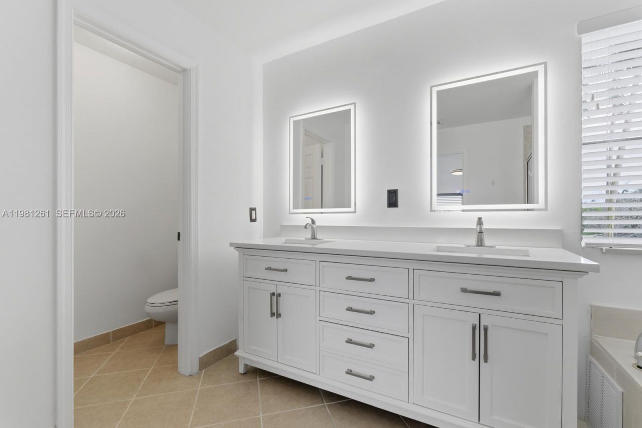 663 Live Oak Ln , Weston, FL 33327 Photo