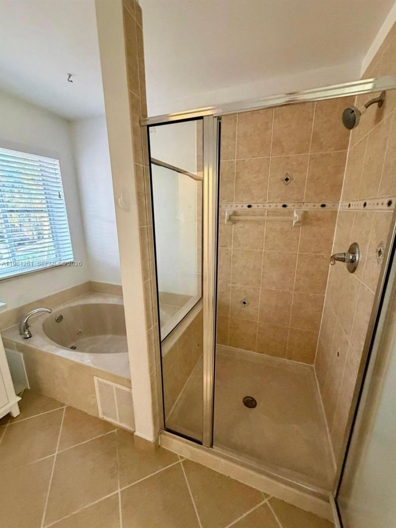 663 Live Oak Ln , Weston, FL 33327 Photo
