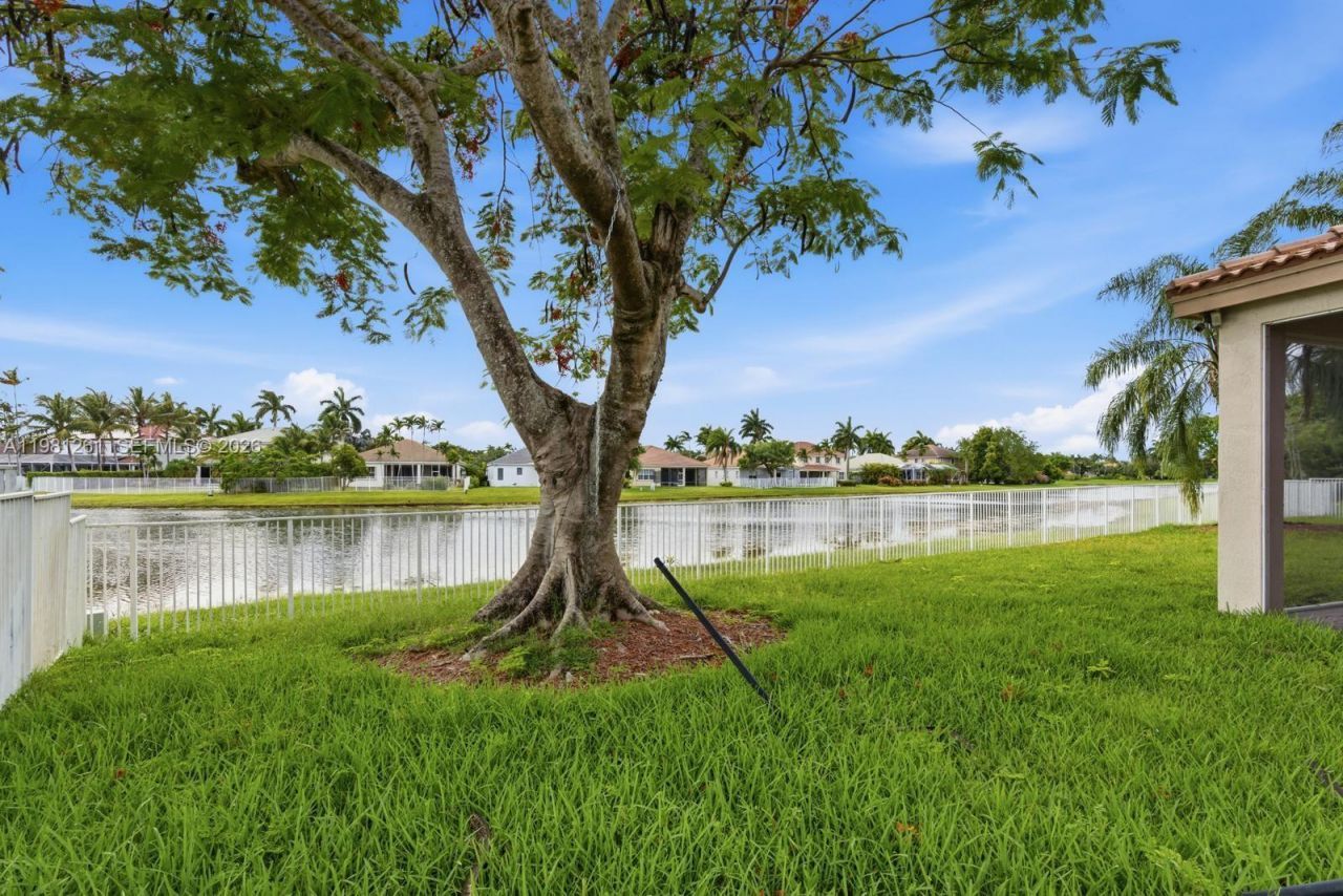 663 Live Oak Ln , Weston, FL 33327 Photo