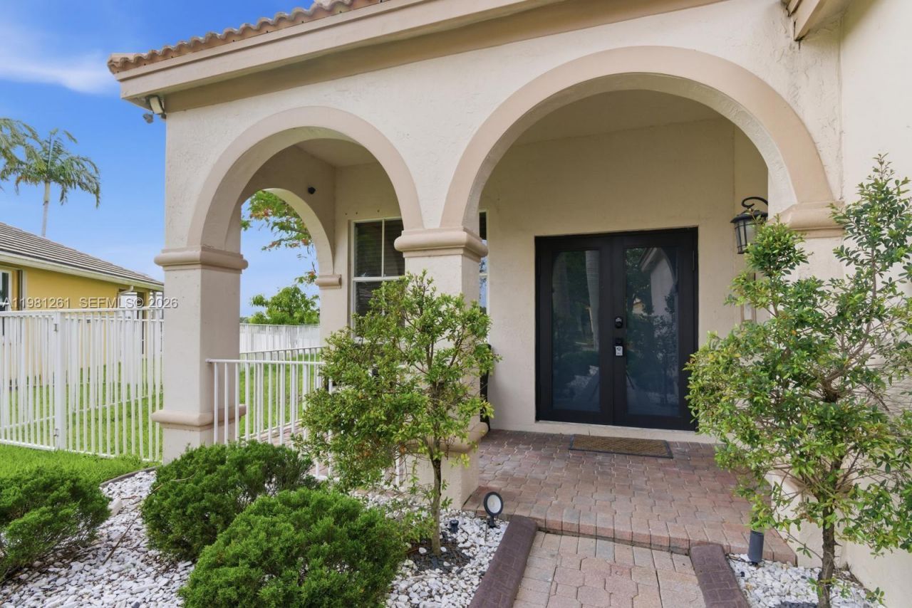 663 Live Oak Ln , Weston, FL 33327 Photo