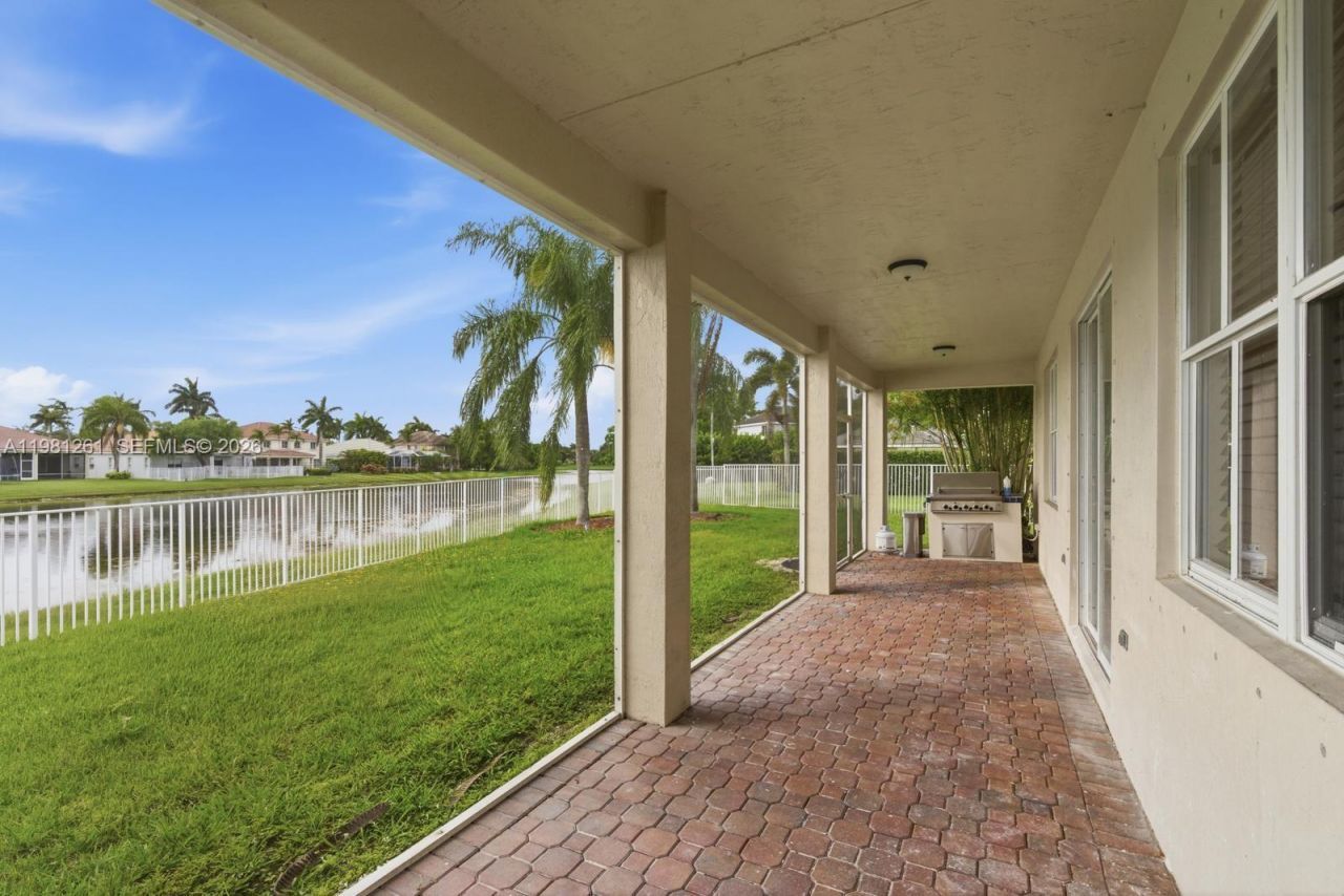 663 Live Oak Ln , Weston, FL 33327 Photo