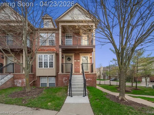 27949 Hopkins Drive, Novi, MI 48377