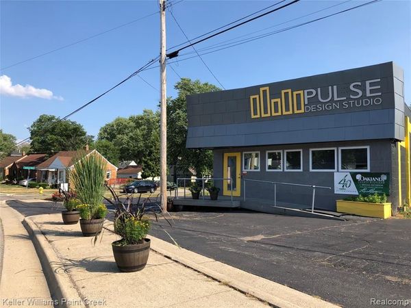 2409 Voorheis Street , Waterford Twp, MI 48341