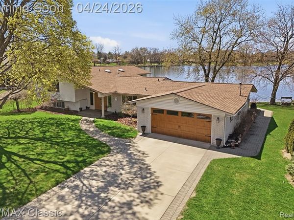 547 Deer Run, White Lake Twp, MI 48386
