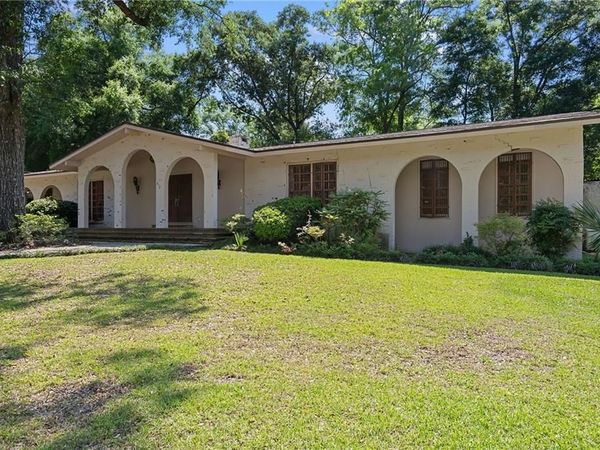 712 Westmoreland Drive W, Mobile, AL 36609