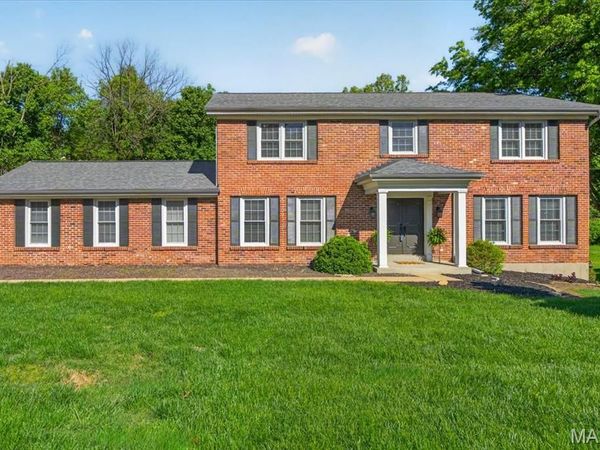 395 Royal Valley Drive, Creve Coeur, MO 63141