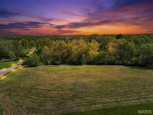 21 Spring House Lane, Troy, MO 63379