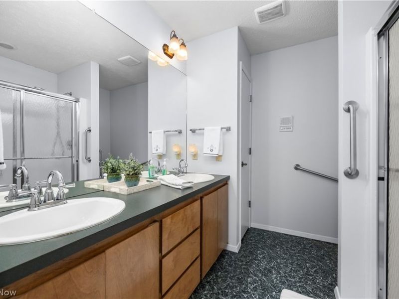 13081 Olympus Way, Strongsville, OH 44149 Photo 28