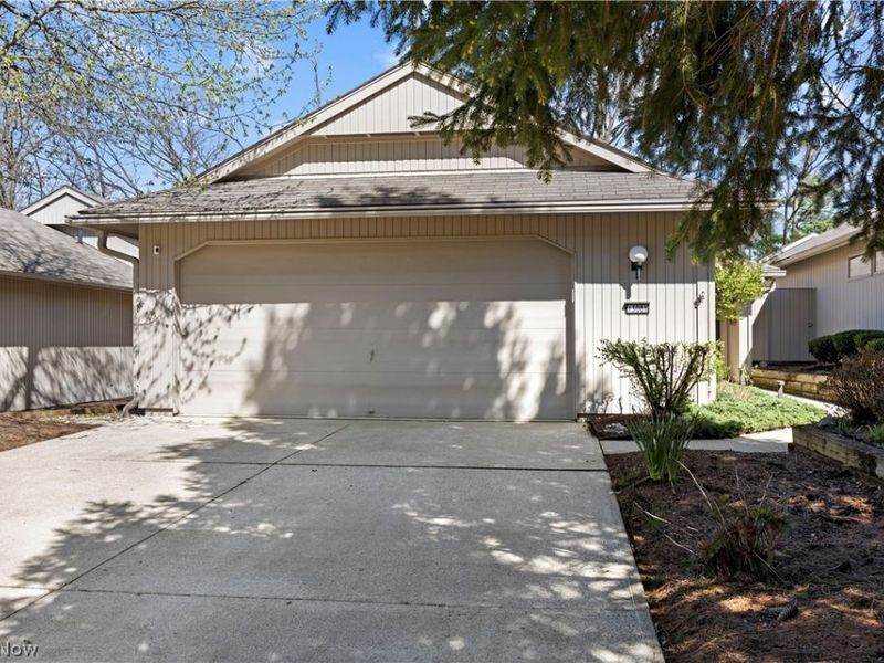 13081 Olympus Way, Strongsville, OH 44149 Photo 3