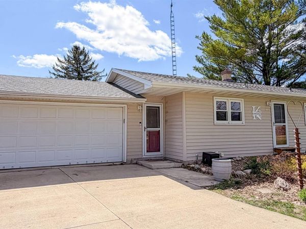 1307 Vale Drive, Hampton, IA 50441