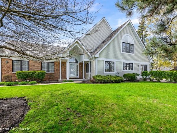 820 Braeman Court, Libertyville, IL 60048