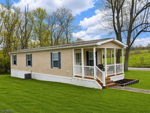90 Honey Run Rd, Knowlton, NJ 07825