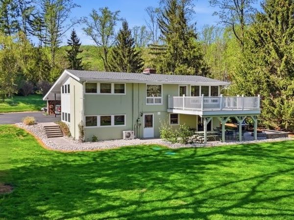 9 Springtown Rd, Readington, NJ 08889