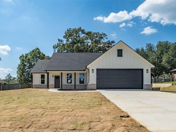 1003 Karen Drive , Lindale, TX 75771