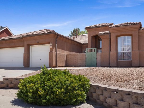 1300 Montara Drive NW, Los Lunas, NM 87031