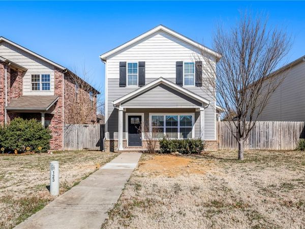 121 Carrington Avenue , Unit B, Lowell, AR 72745