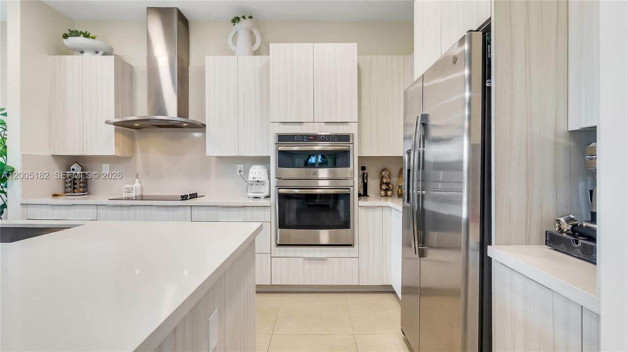 16051 NW 87th Ct, Miami Lakes, FL 33018 Photo