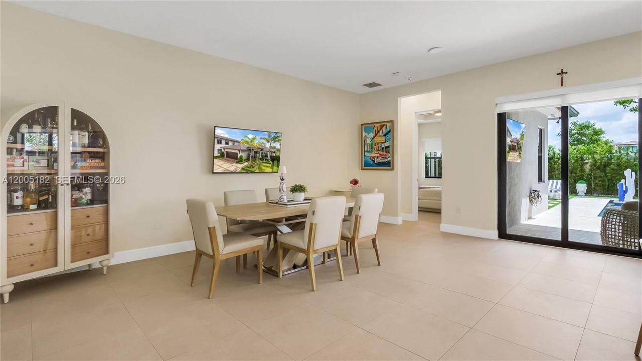 16051 NW 87th Ct, Miami Lakes, FL 33018 Photo