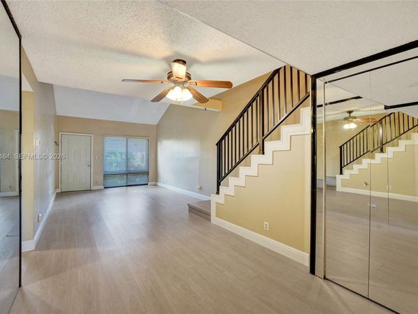 11154 NW 37th St, Sunrise, FL 33351