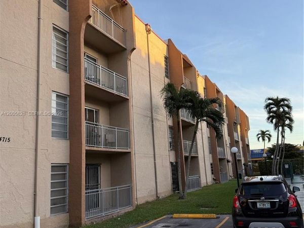 4845 NW 7th St , Unit 307-5, Miami, FL 33126