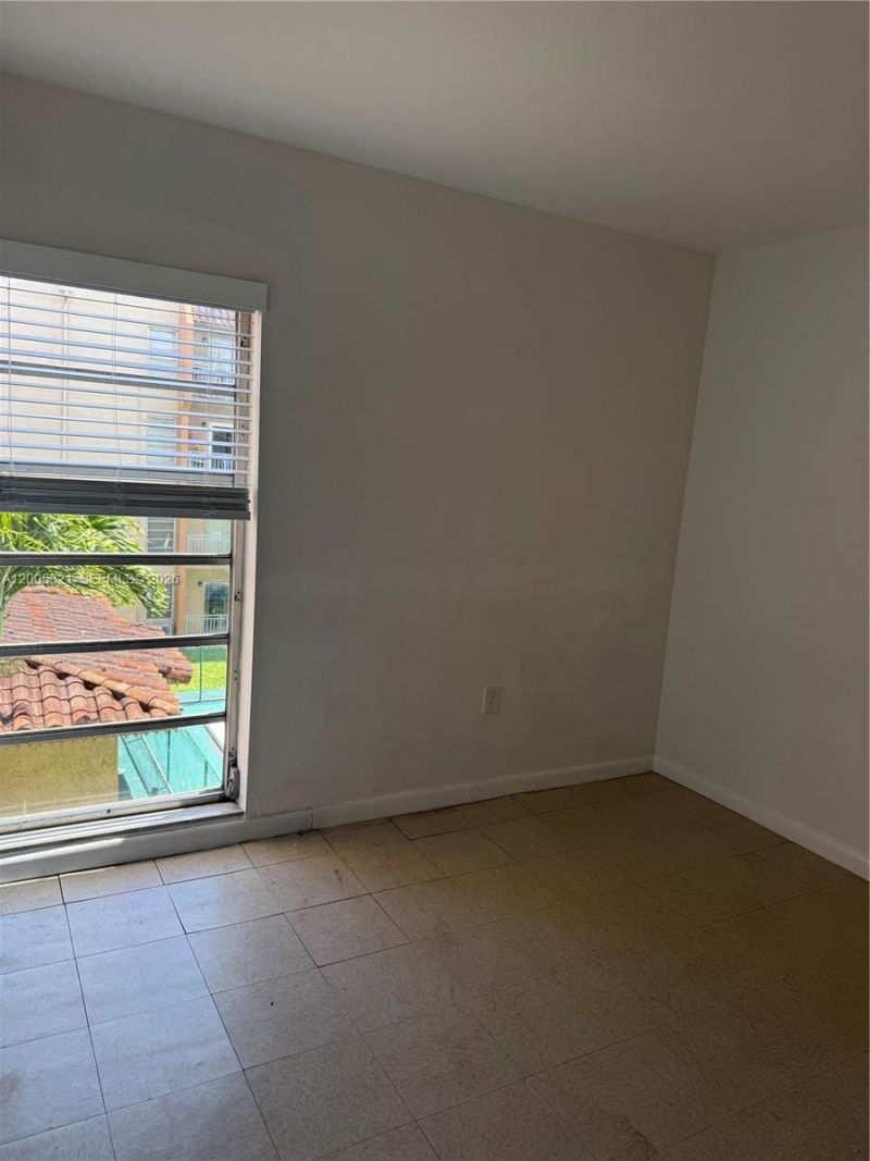 4845 NW 7th St , Unit 307-5, Miami, FL 33126 Photo