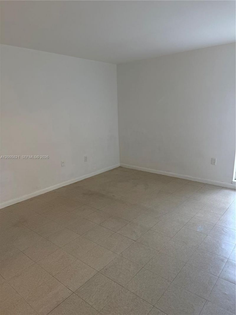 4845 NW 7th St , Unit 307-5, Miami, FL 33126 Photo