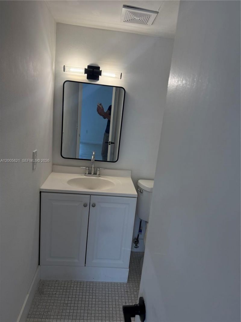 4845 NW 7th St , Unit 307-5, Miami, FL 33126 Photo