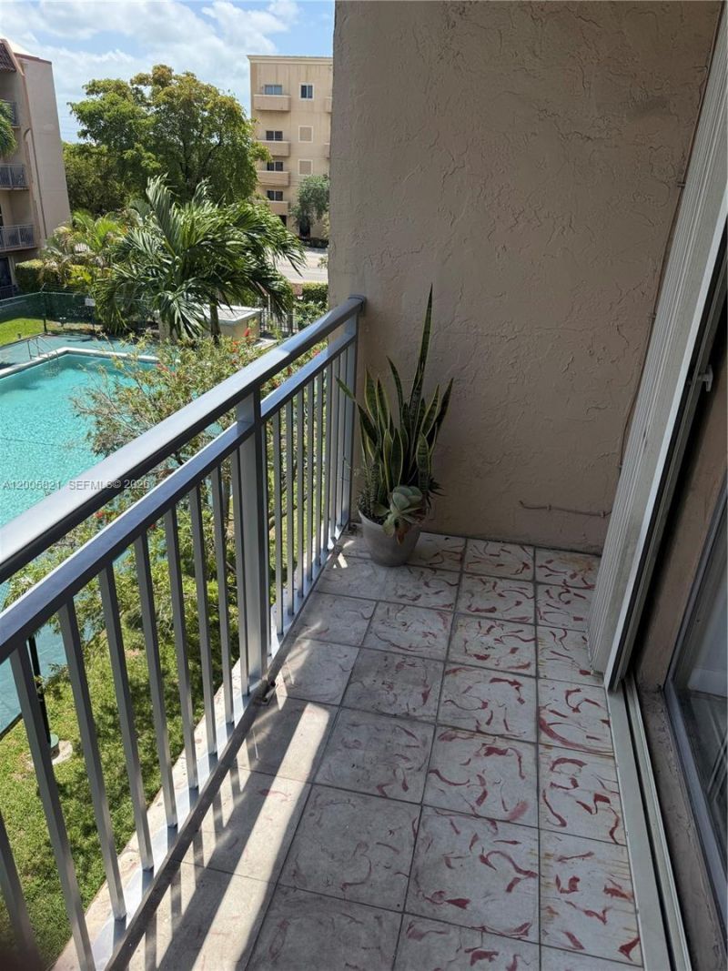 4845 NW 7th St , Unit 307-5, Miami, FL 33126 Photo